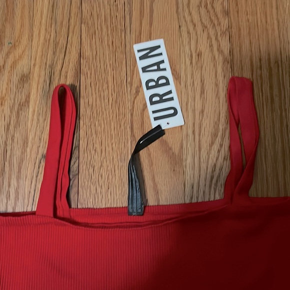 Urban outfitters, crop red beauty, perfect for the beach or hanging out - Picture 2 of 3